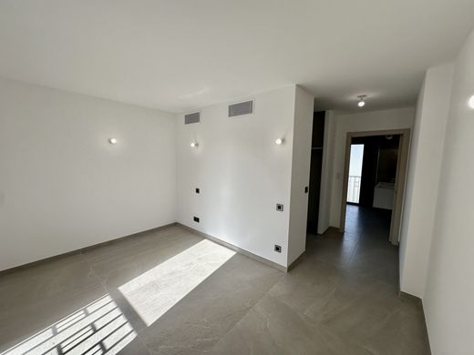 Apartment / Etagenwohnung in Sanary-sur-Mer, Var
