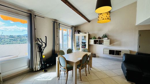 Apartment / Etagenwohnung in Nizza, Alpes-Maritimes