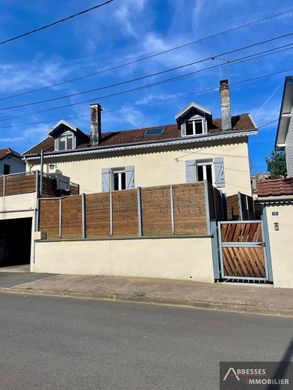 Casa di lusso a Saint-Étienne-lès-Remiremont, Vosgi