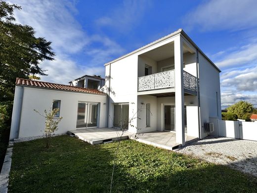 Casa di lusso a Saint-Georges-de-Didonne, Charente-Maritime