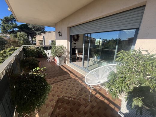 Apartment / Etagenwohnung in Golfe-Juan, Alpes-Maritimes