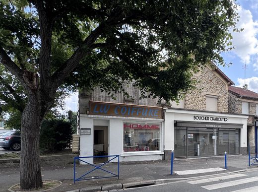 Luxus-Haus in Saint-Fargeau-Ponthierry, Seine-et-Marne