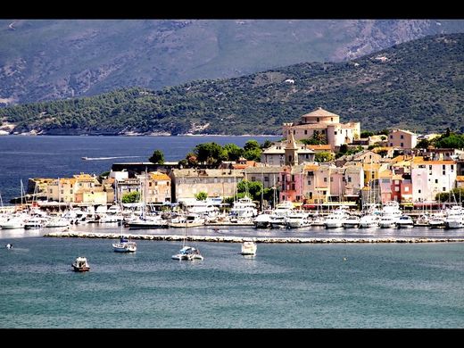 Apartment / Etagenwohnung in Saint-Florent, Haute-Corse