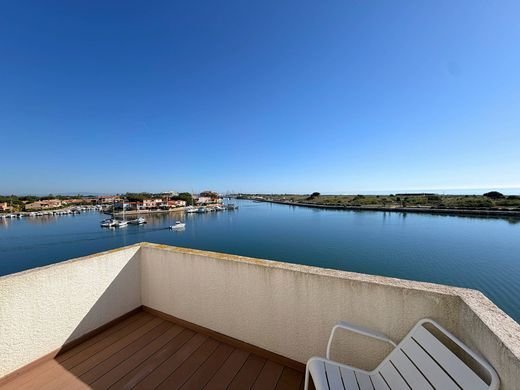 Apartment in Saint-Cyprien-Plage, Pyrénées-Orientales