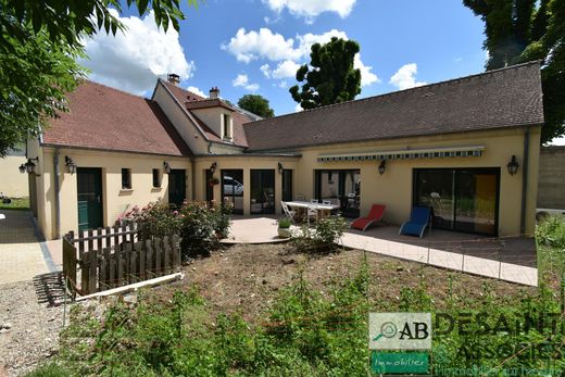 Luxury home in Couilly-Pont-aux-Dames, Seine-et-Marne