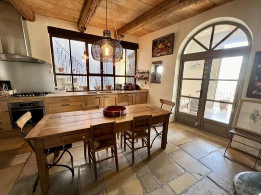 Luxury home in Vaison-la-Romaine, Vaucluse