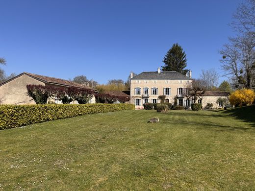 Luksusowy dom w Montguyon, Charente-Maritime