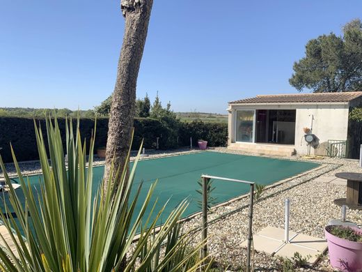 Элитный дом, Uzès, Gard