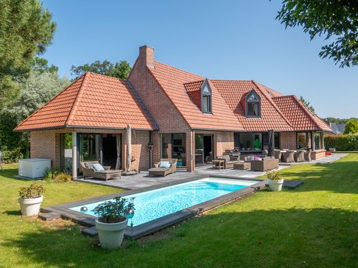 Casa di lusso a Villeneuve-d'Ascq, North