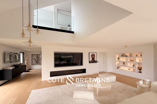 Luxury home in Larmor-Plage, Morbihan