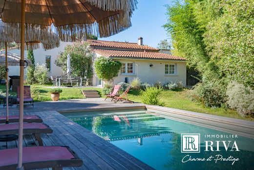 Luxury home in Carignan-de-Bordeaux, Gironde