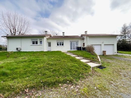 Luxury home in Lignan-de-Bordeaux, Gironde