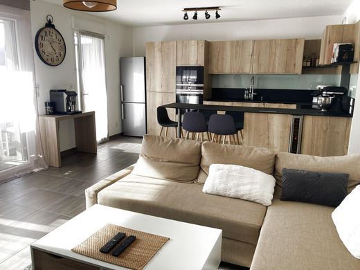 Apartment / Etagenwohnung in Viry, Haute-Savoie