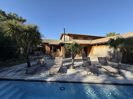 Villa in Lège-Cap-Ferret, Gironde