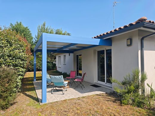 Luxury home in Audenge, Gironde