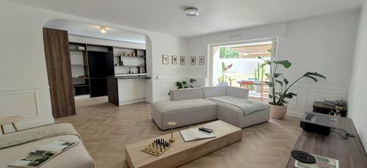 Apartment / Etagenwohnung in Saint-Raphaël, Var