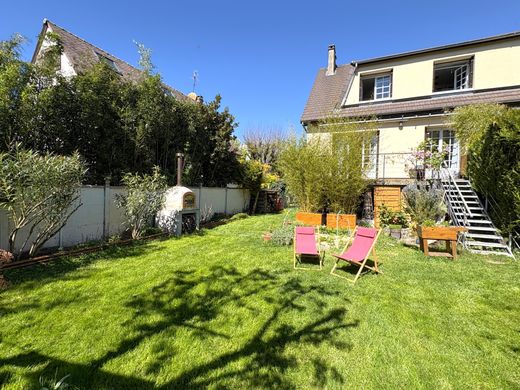 Luxury home in Chennevières-sur-Marne, Val-de-Marne