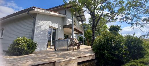 Luxury home in Carignan-de-Bordeaux, Gironde