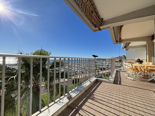 Apartment / Etagenwohnung in Menton, Alpes-Maritimes