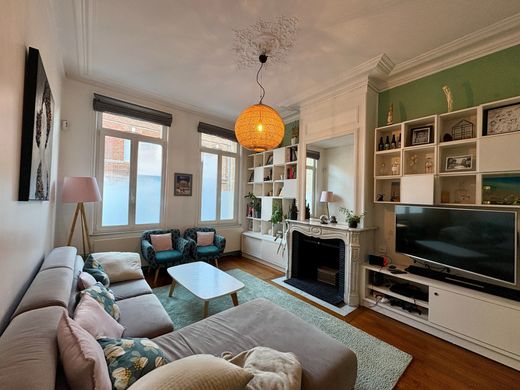 Amiens, Sommeの高級住宅