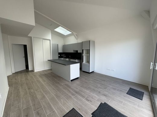 Apartament w Le Perreux-sur-Marne, Val-de-Marne