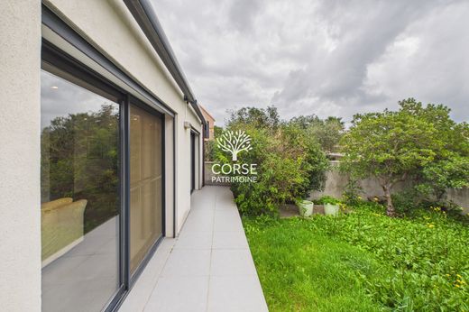 Luxus-Haus in Porto-Vecchio, Südkorsika
