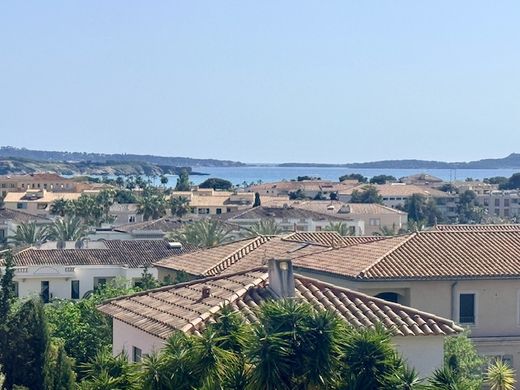 Apartment / Etagenwohnung in Sanary-sur-Mer, Var