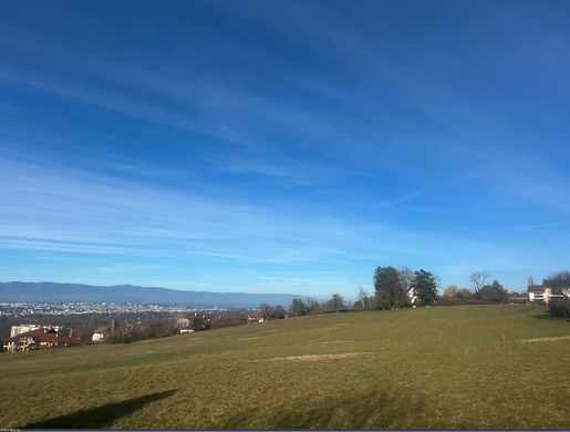 Apartment / Etagenwohnung in Collonges-sous-Salève, Haute-Savoie