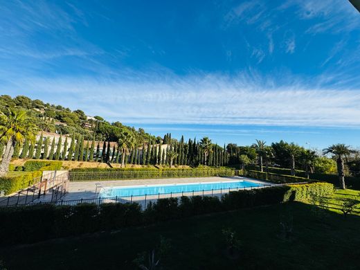 ‏דירה ב  Bormes-les-Mimosas, Var