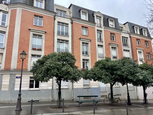 Apartment / Etagenwohnung in Belleville, Père-Lachaise, Ménilmontant, Paris