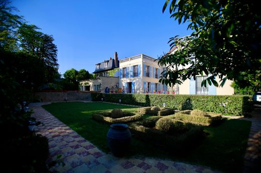 Villa in Saint-Germain-en-Laye, Yvelines