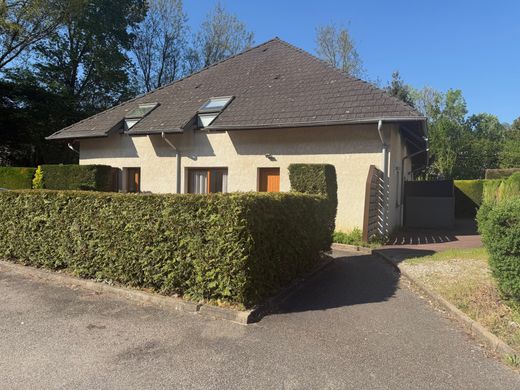 Luxury home in Challes-les-Eaux, Savoy