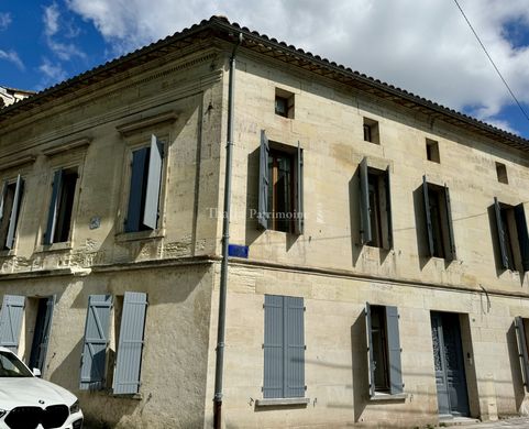 Luxus-Haus in Guîtres, Gironde