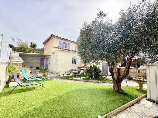 Luxury home in Six-Fours-les-Plages, Var