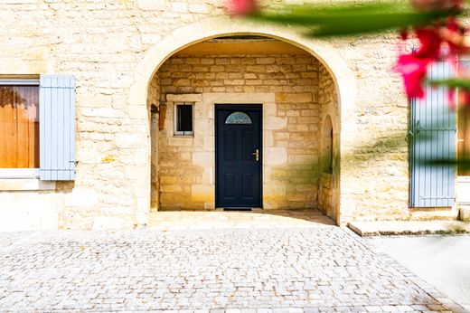 Luxus-Haus in Souché, Deux-Sèvres