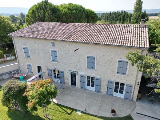 Вилла, Pierrelatte, Drôme