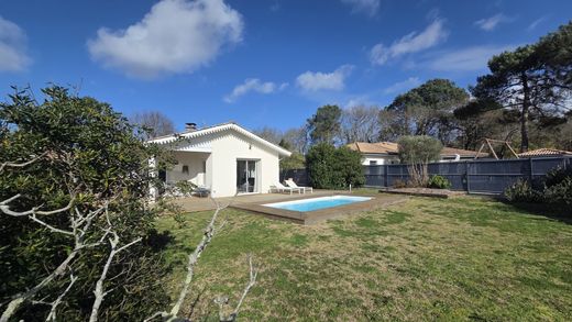 Luxury home in Le Teich, Gironde