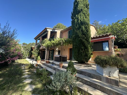 Villa in Le Val, Var