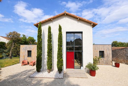 Элитный дом, Barbezieux-Saint-Hilaire, Charente