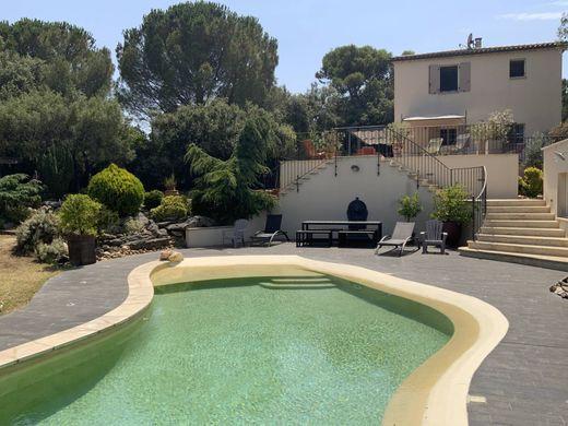 Элитный дом, Uzès, Gard