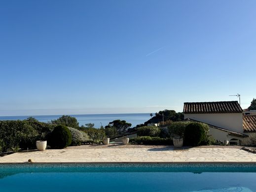 Luksusowy dom w Les Issambres, Var