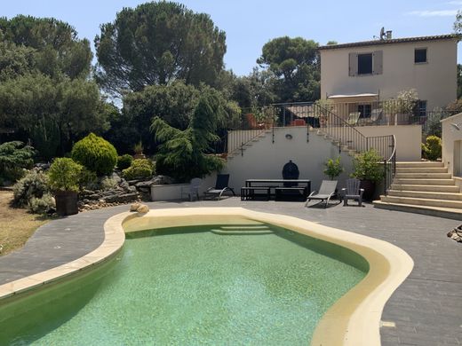 Uzès, Gardの高級住宅