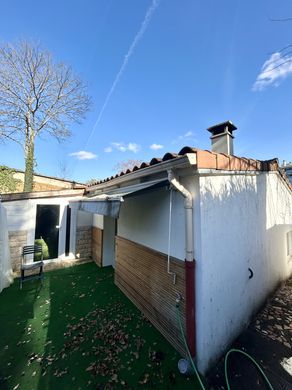 Luxury home in Champagne-au-Mont-d'Or, Rhône