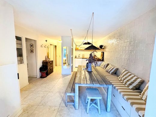 Daire La Londe-les-Maures, Var