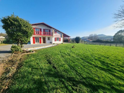 Luxus-Haus in Itxassou, Pyrénées-Atlantiques