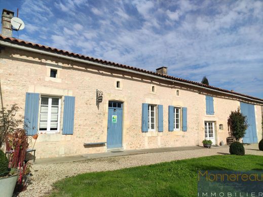 Luksusowy dom w Vanzac, Charente-Maritime