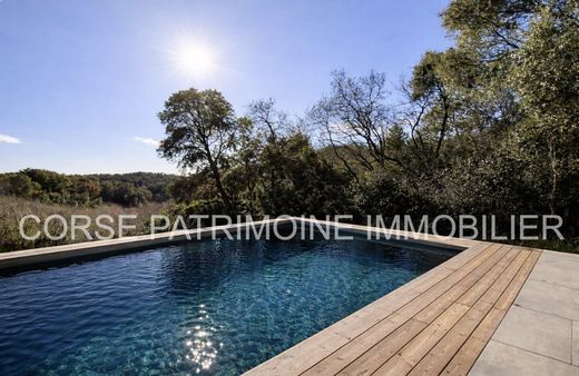 Maison de luxe à Cervione, Haute-Corse