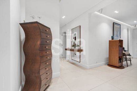 Apartment / Etagenwohnung in Nogent-sur-Marne, Val-de-Marne