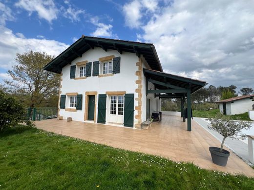 Элитный дом, Villefranque, Pyrénées-Atlantiques