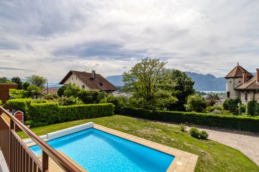Villa in Aix-les-Bains, Savoy